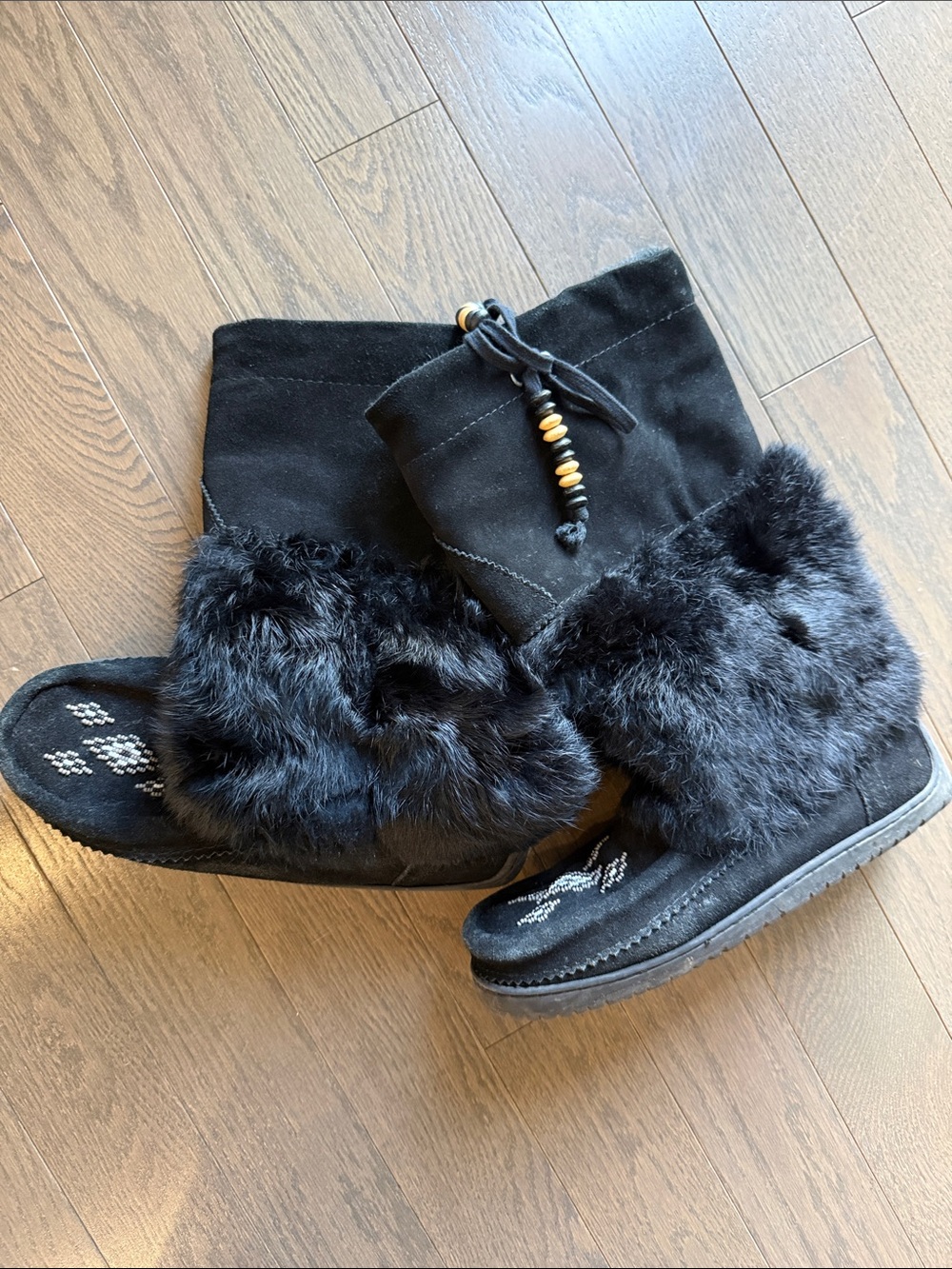 Black Manitobah Mukluks Winter Boots - Women's Cozy Slip-On